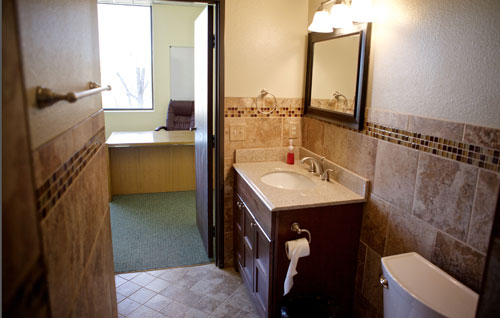 1-Studio-Office-Executive-Bathroom